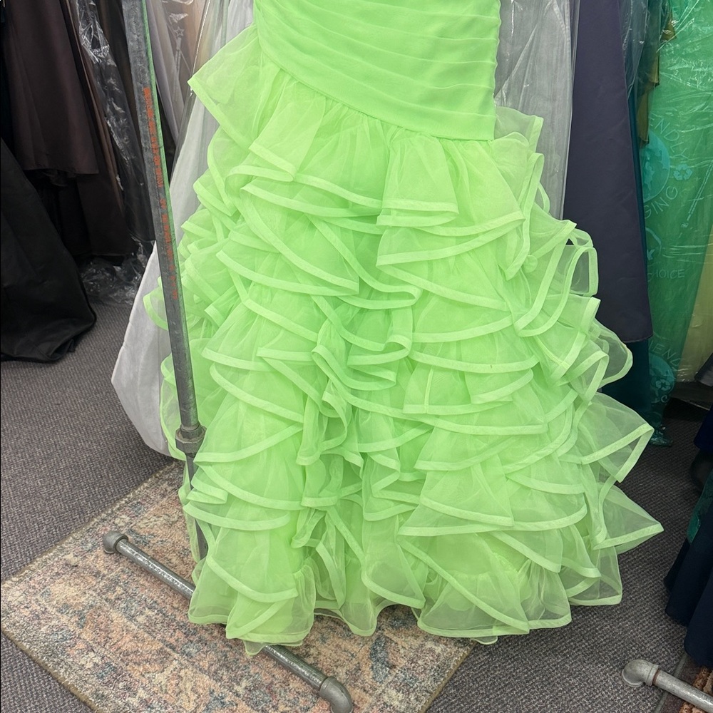 Green Ruffled Mermaid Evening Dress - Picture 7 of 8